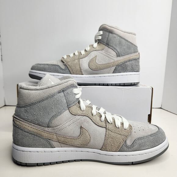 Air Jordan 1 Mid SE Particle Grey/College Grey Size 7 Women - Picture 2 of 7